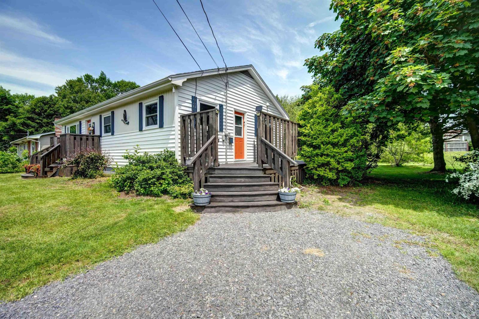 55 Orchard Drive, New Minas NS, front exterior, photo 6